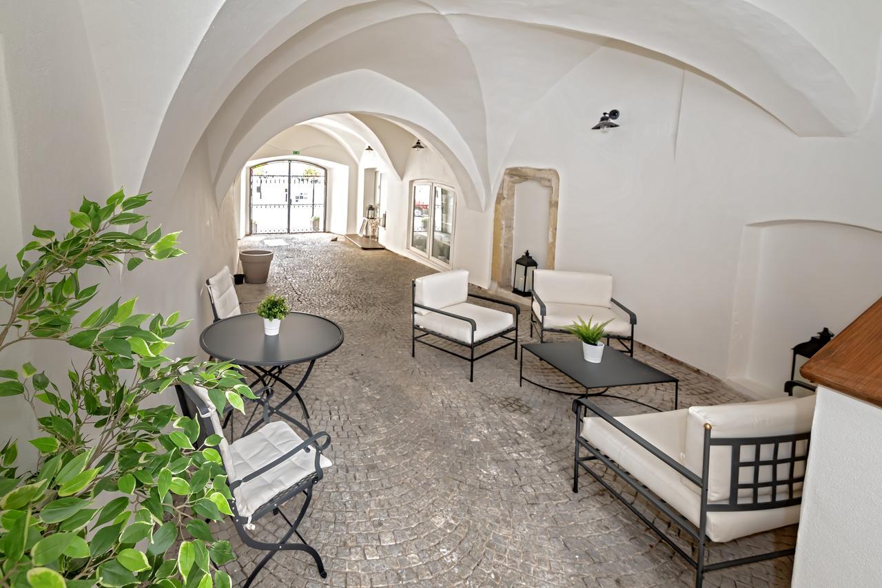 Tgm Hotel Residence Znojmo Buitenkant foto
